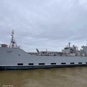 السفينة فرانك إس بيسون التابعة للجيش الأميركي