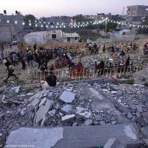 سكان قطاع غزة يأملون في التوصل لهدنة لوقف الحرب