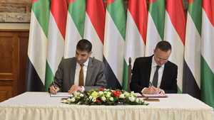 جانب من توقيع الاتفاقية بين الإمارات والمجر