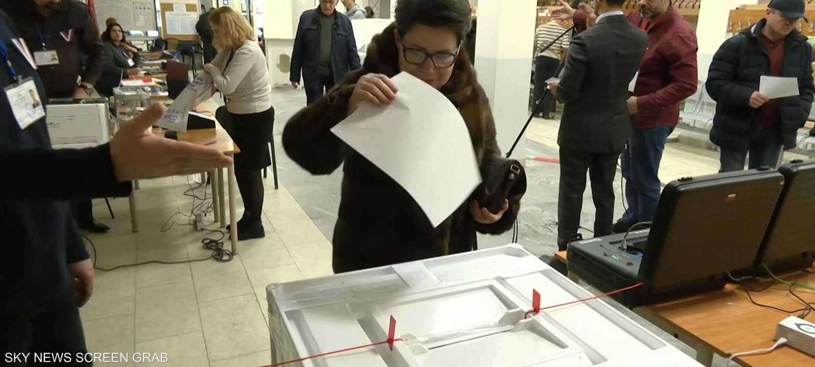 الناخبون الروس يصوتون في الانتخابات الرئاسية