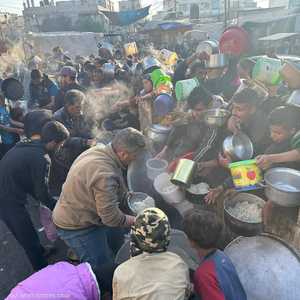 التكية.. ملاذ الفلسطينيين للحصول على إفطار رمضان