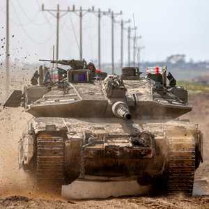 دبابة إسرائيلية على الحدود الجنوبية لإسرائيل مع غزة