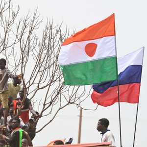 علما روسيا والنيجر.. أرشيفية