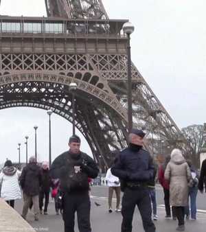 الحكومة الفرنسية ترفع مستوى التأهب الأمني