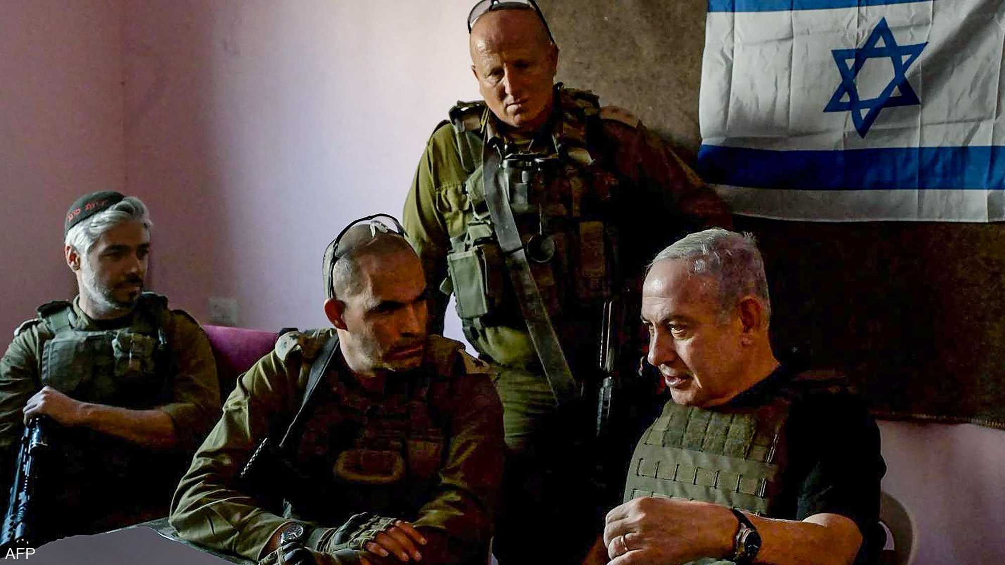 نتنياهو مع عناصر الجيش الإسرائيلي