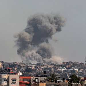 أعمدة الدخان تتصاعد في سماء رفح