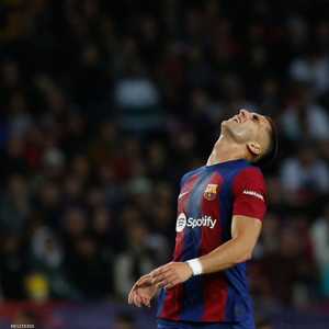 حسرة لاعبي برشلونة بسبب الخسارة