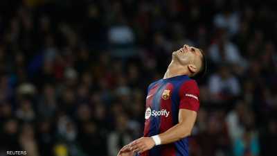 حسرة لاعبي برشلونة بسبب الخسارة