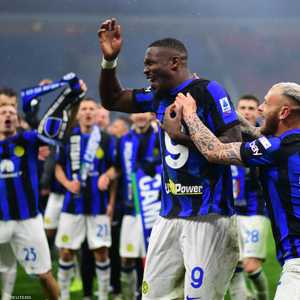 ماركوس يحتفل بفوز فريقه بالدوري الإيطالي