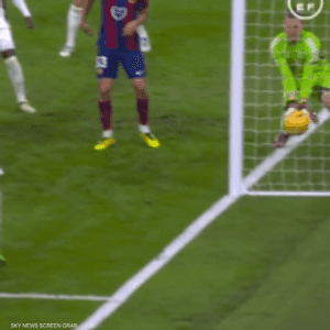 برشلونة يؤكد أن الكرة تجاوزت خط المرمى