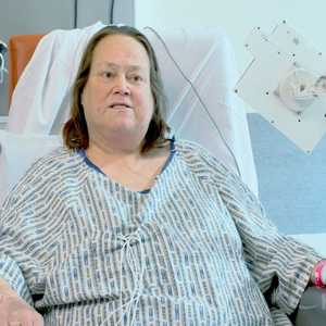 ليزا بيسانو (54 عاما)