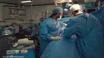 استئصال ورم ضخم لمريض بالمستشفى الميداني الإماراتي