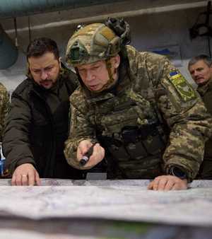 أرشيفية لقائد الجيش الأوكراني سيرسكي مع الرئيس زيلينسكي