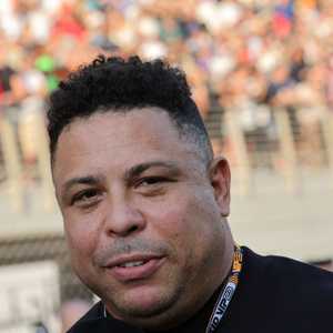 النجم البرازيلي السابق رونالدو