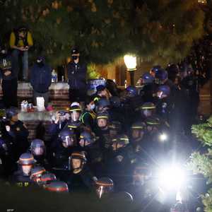 اشتباكات بين الشرطة والمعتصمين في حرم جامعة كاليفورنيا