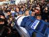 صحافيون يشيعون جثمان زميلهم الذي قضى في قصف إسرائيلي بغزة