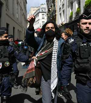 الشرطة تخلي معهد ساينس بو من المحتجين المؤيدين لفلسطين