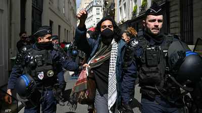 الشرطة تخلي معهد العلوم السياسية في باريس من طلاب محتجين