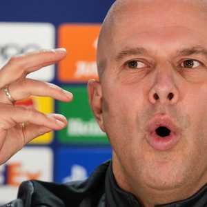 سلوت سئم أسئلة الصحفيين