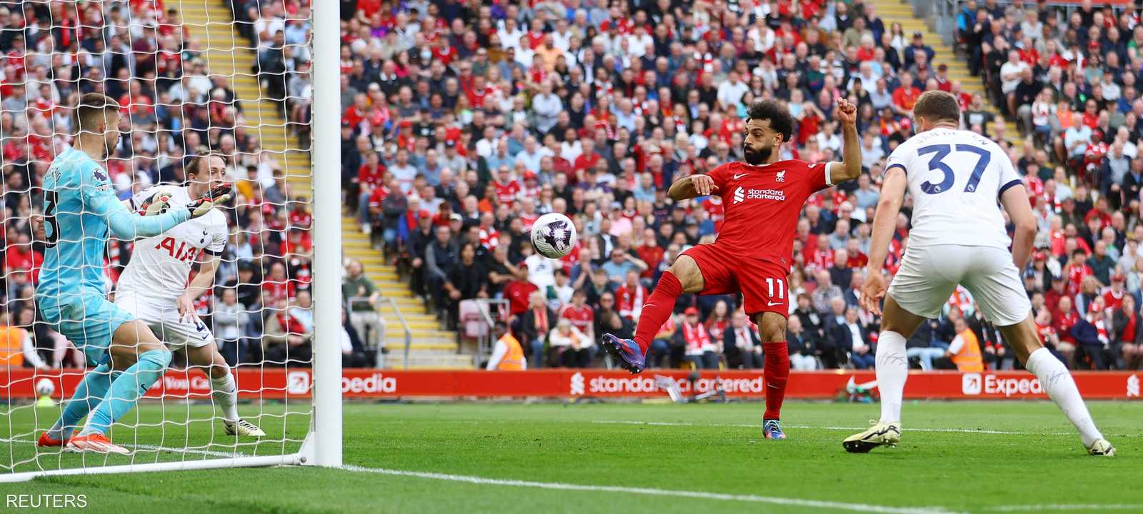 محمد صلاح مسجلا هدفه