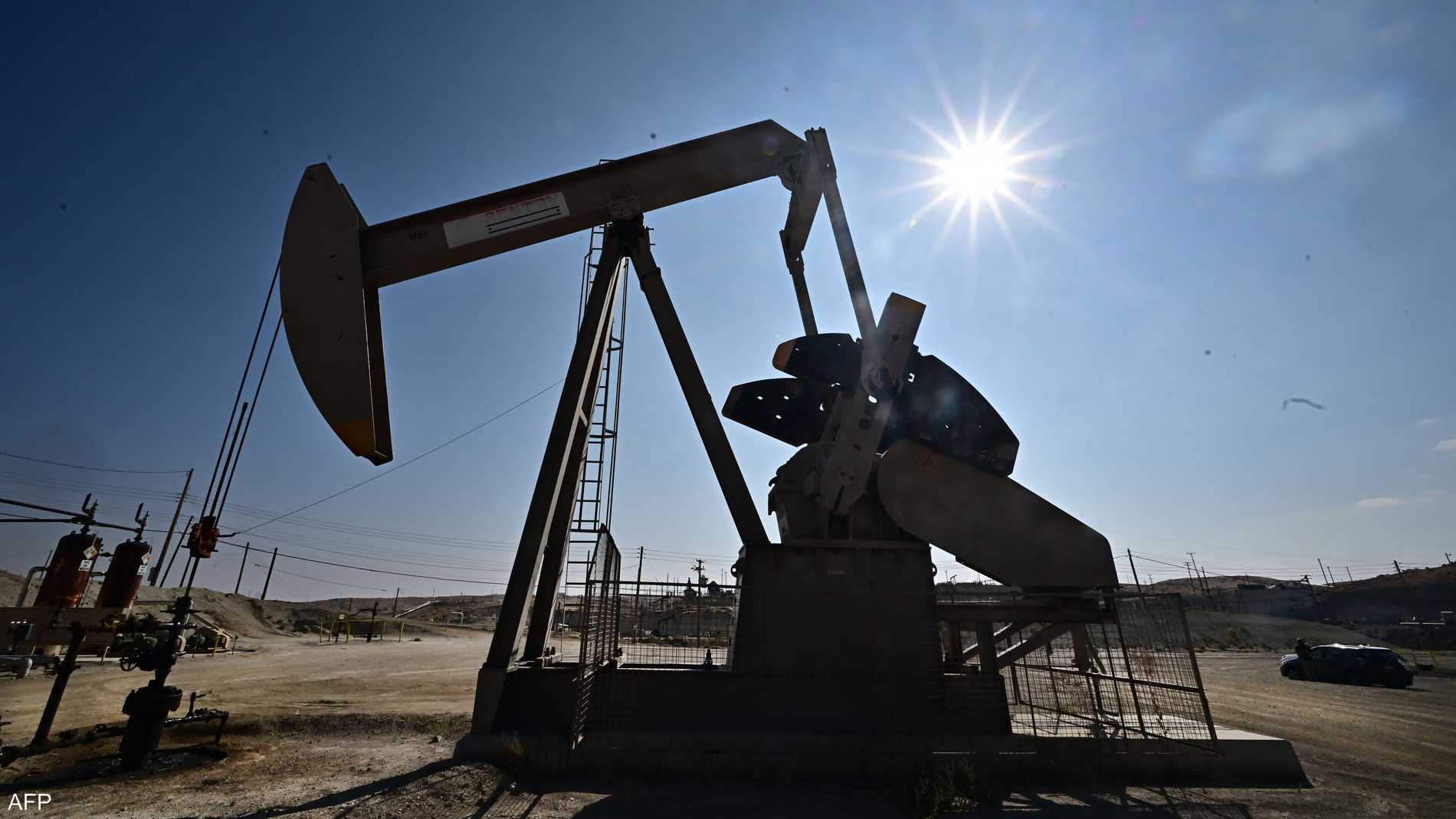 تراجع المخزونات الأميركية يدفع أسعار النفط للارتفاع