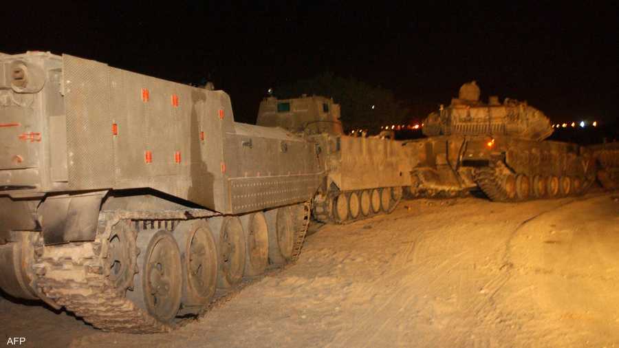 أرشيفية لدبابات إسرائيلية متوغلة في رفح