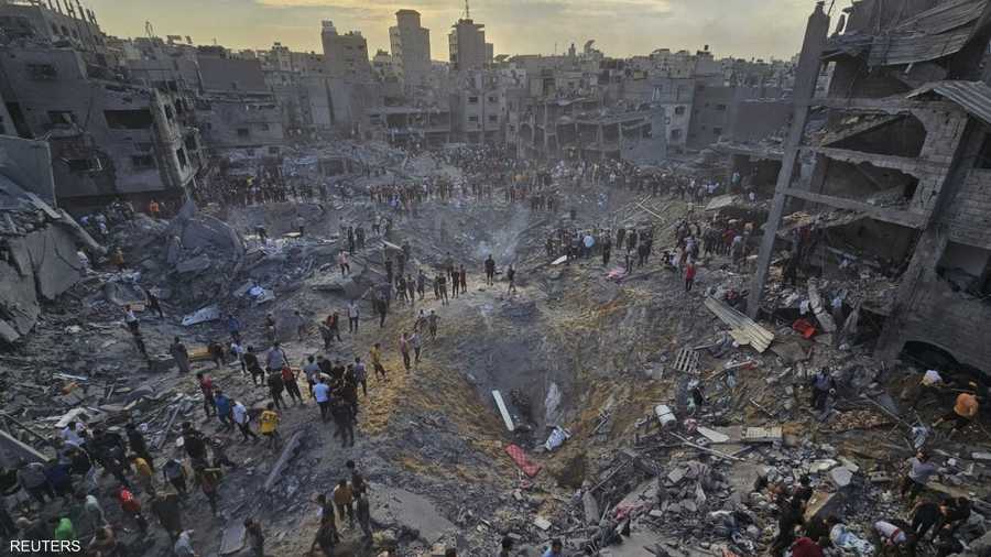 قصف صاروخي عنيف لمبنى في قطاع غزة