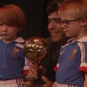 النجم الأرجنتيني الراحل مارادونا