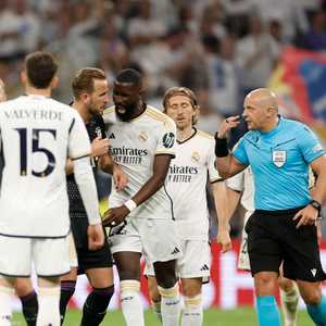 الحكم البولندي أثار الجدل خلال اللقاء