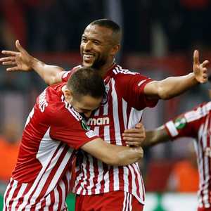 أيوب الكعبي تألق أمام أستون فيلا