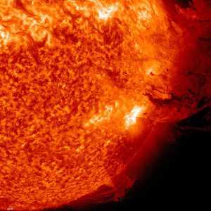 أرشيفية لعاصفة شمسية شديدة