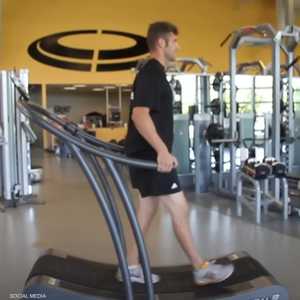 المشي للخلف له فوائد كبيرة