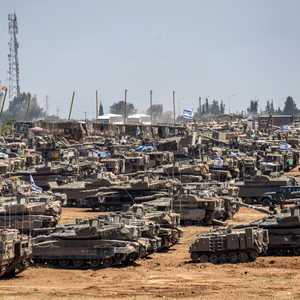 قوات إسرائيلية بأعداد كبيرة على حدود قطاع غزة