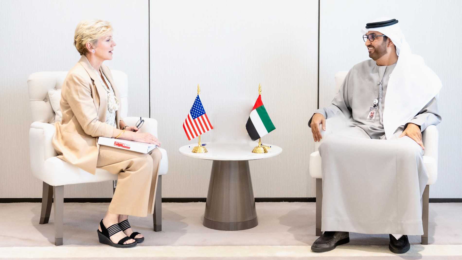 سلطان الجابر يلتقي وزيرة الطاقة الأميركية في أبوظبي