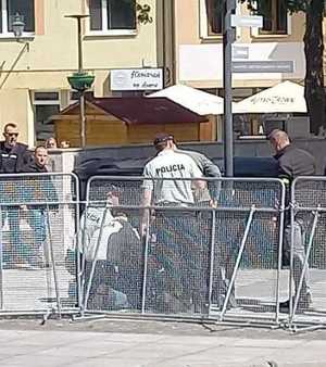 إصابة رئيس وزراء سلوفاكيا في حادث إطلاق نار