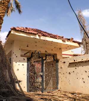 آثار الرصاص على واجهة منزل الرئيس جعفر النميري في الخرطوم