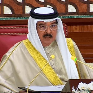 ملك البحرين: نطالب بدعم الاعتراف الكامل بدولة فلسـطينية