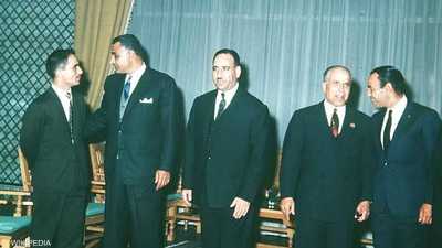 الرئيس العراقي عبد السلام عارف (وسط)