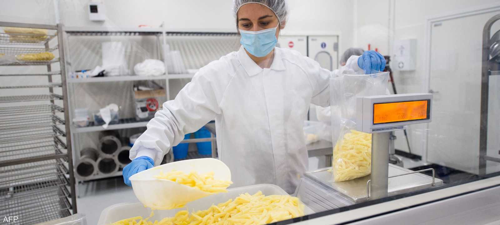 ينصح الأطباء بتجب الأطعمة التي تفتقر للعناصر الغذائية