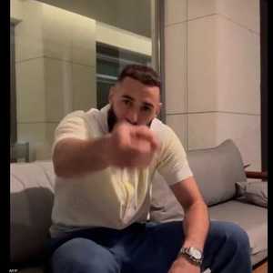 ينزيما يوجه رسالة إلى فريقه القديم