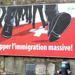 تنص المبادرة على تقييد اللجوء