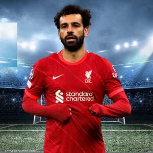 ما أفكار كتاب محاط بالحمقى الذي يقرأه محمد صلاح؟