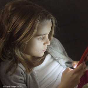 دراسة تكشف انتشار تطبيقات المواعدة بين الأطفال