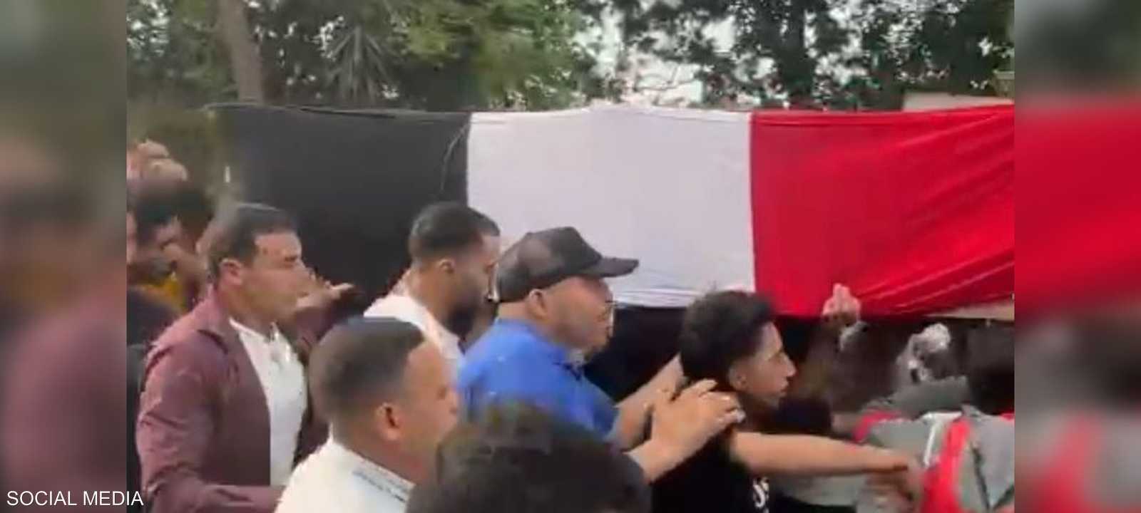 خلال تشييع جثمان الجندي المصري