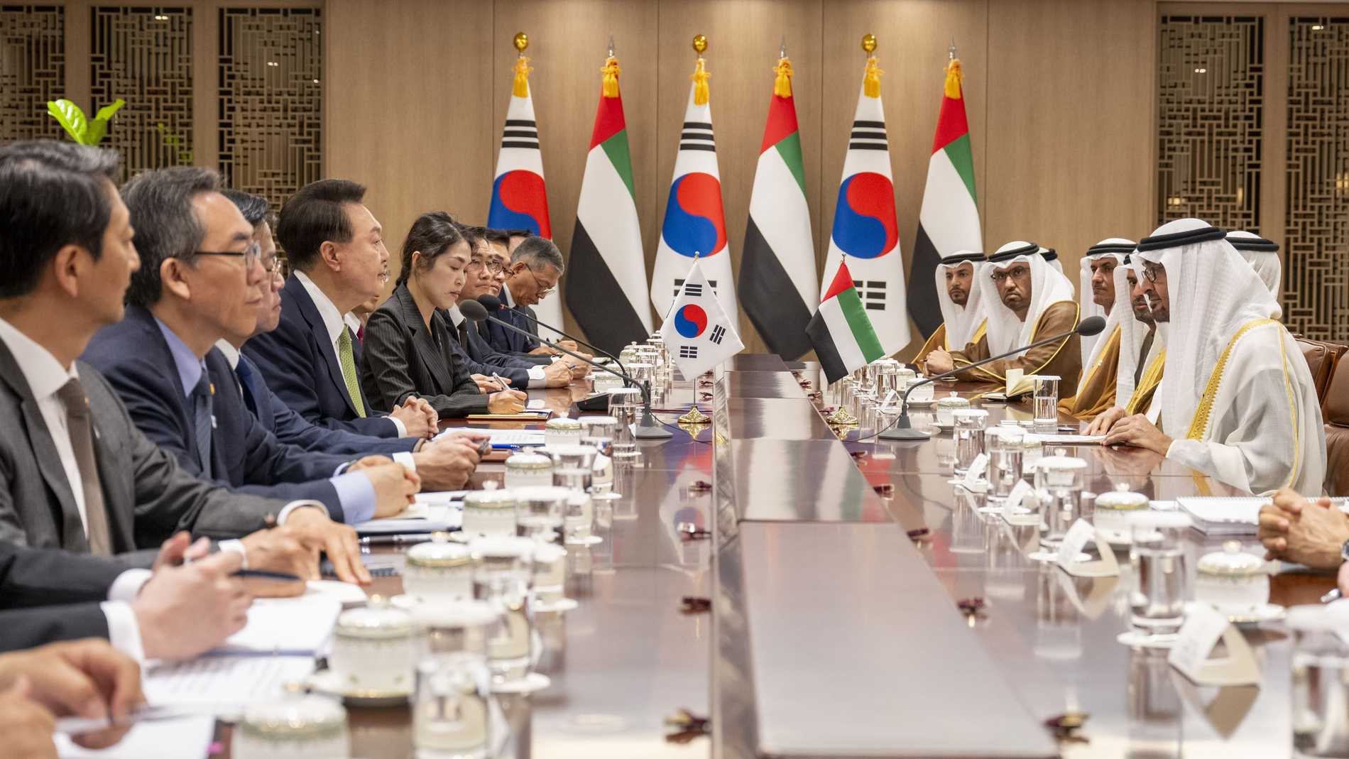 تفاصيل الاتفاقيات الاستثمارية بين الإمارات وكوريا الجنوبية