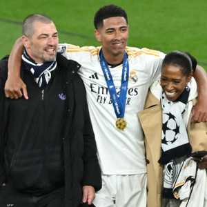 بلينغهام مع والدته