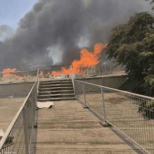 الحريق امتد إلى متحف إسرائيل