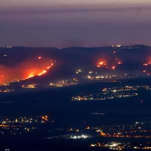 من الحرائق المشتعلة في شمال إسرائيل