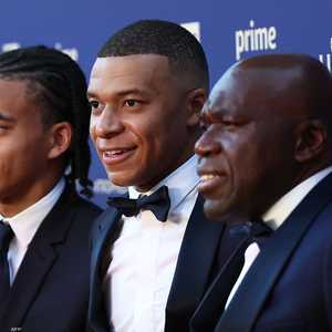 مبابي مع عائلته