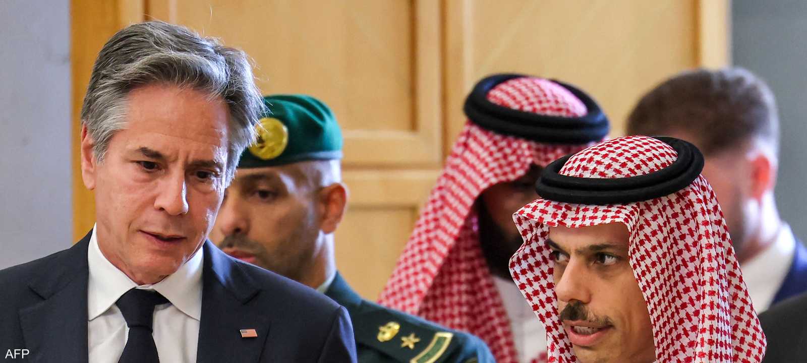 لقاء سابق بين الأمير فيصل بن فرحان وبلينكن